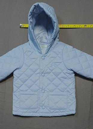 Плечі 21 см united colors of benetton size 6-9 months 68cm блакитна стьобана куртка з капюшоном