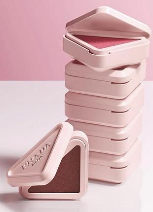 Рум'яна prada 4