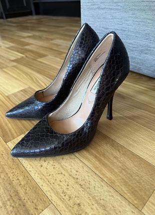 Туфлі steve madden розміру 35
