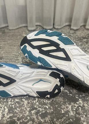 Кросівки hoka one. розмір 42 5