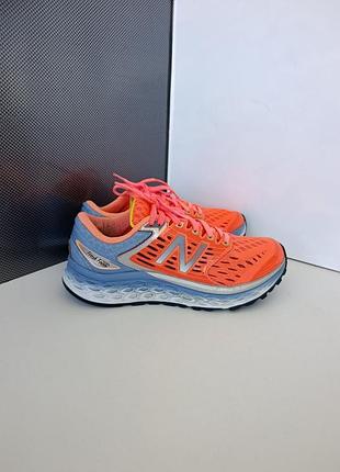 Женские кроссовки new balance