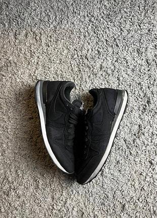 Кроссовки nike internationalist black состояние хорошое  размер-43(27.5см)  цена-500грн