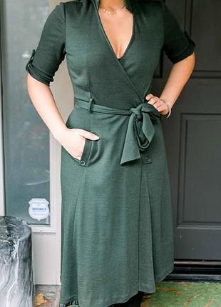Шерстяное платье бренда bcbgmaxazria