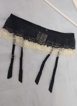 Кружевной пояс для чулок intimissimi (черно-белый, размер one size / new with tags)