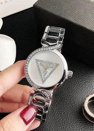 Якісний жіночий наручний годинник браслет guess, модний і стильний годинник-браслет на руку срібло