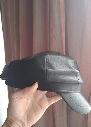 Стильна шапка
