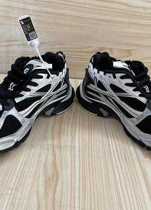 Кросівки balenciaga runner b and w 5