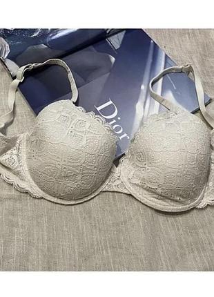 Intimissimi чудовий кремовий бюст з мереживом