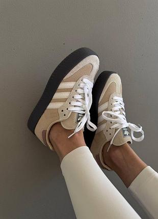 Adidas samba
beige / graphite platform 4