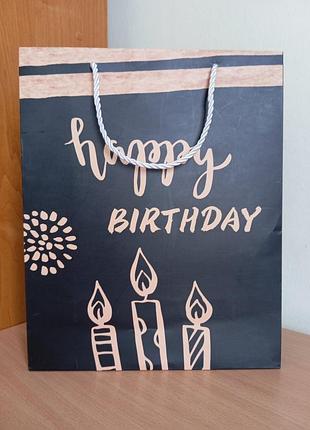 Большой подарочный пакет happy birthday 26 х 32 х 10 см день рождения картонный бумажный женский черный на подарки размер р. l свечи