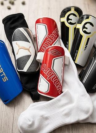 Щитки футбольні umbro