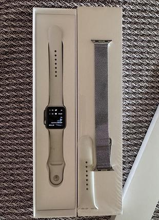 Apple watch series 3 38 мм + оригінальний ремінець(додатково в подарунок два ремінці, зарядка присутня)годинник працює добре, без нарікань