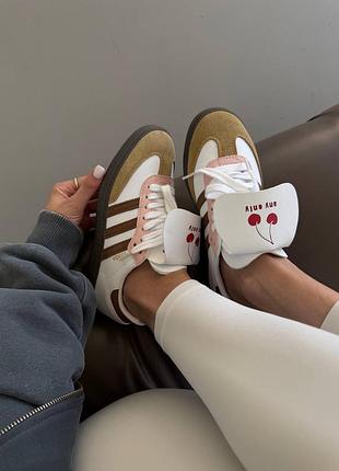 Adidas samba
white / cherry / brown 9