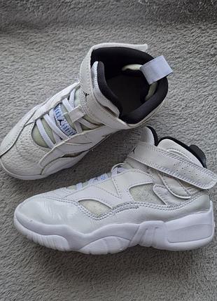 Кросівки 28.5р. jordan 5