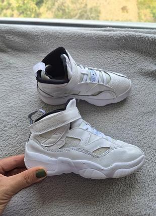 Кросівки 28.5р. jordan 2