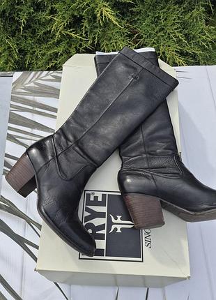 Стильные кожаные сапоги frye pull on
