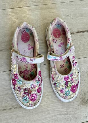 Детские туфли dunnes stores (dunnes) фасона mary jane на липучке, с цветочным принтом, вышивкой пайетками и бисером, с фактурной резиновой подошвой