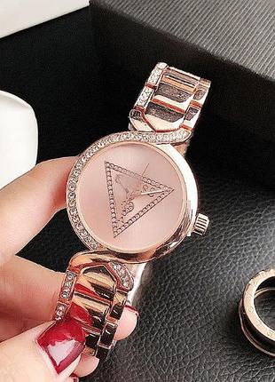 Якісний жіночий наручний годинник браслет guess, модний і стильний годинник-браслет на руку рожеве золото