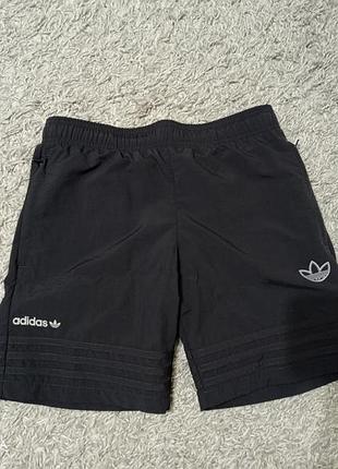 Шорты adidas оригинал р 10-12 лет в идеале