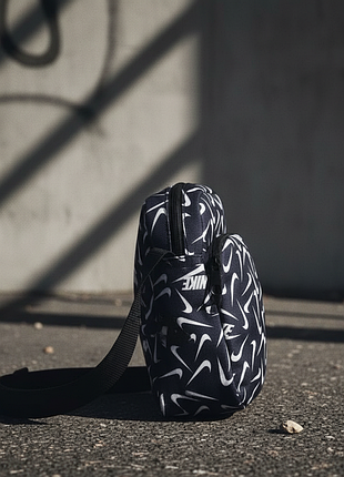 Барсетка чорна nike v2 2