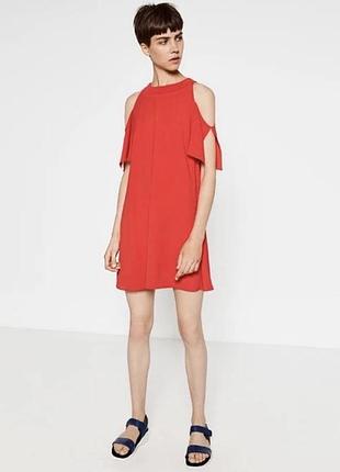 Яскраво-червона мінісукня zara basic з відкритими плечима