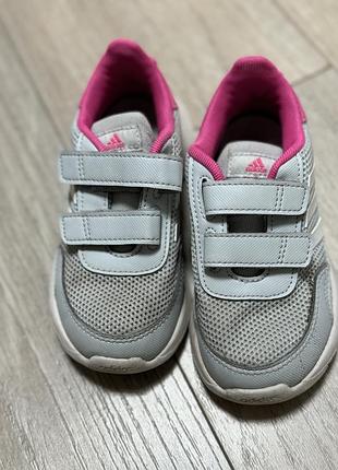 Дитячі кросівки adidas р.26.5 кросівки на дівчинку