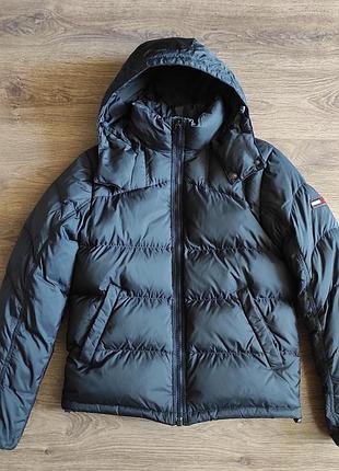 Мужской пуховик Tommy hilfiger.