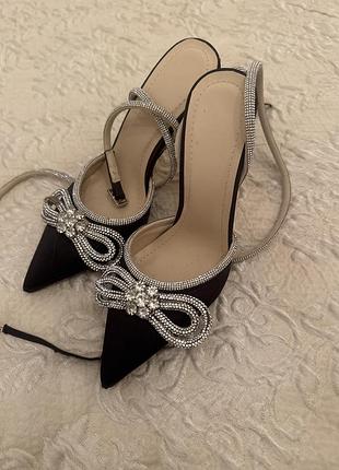 Туфельки з бантиками