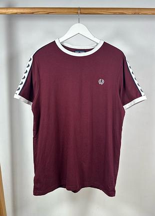 Fred perry ефектна футболка з лампасами оригінал розмір l