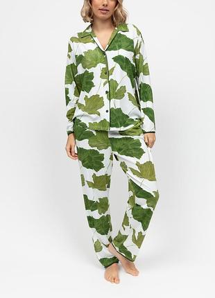 Пижама женская cyberjammies olive 5005-5006 трикотажная натуральная стильная удобная большие размеры xxl белый с принтом листьев