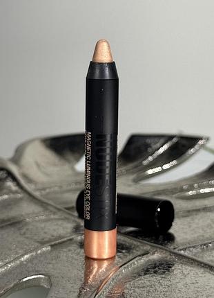 Кремовые тени в стике nudestix magnetic luminous eye colour pencil (dew wrap) 2.5 g mini