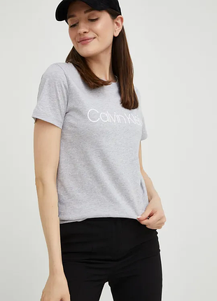 Жіноча футболка calvin klein