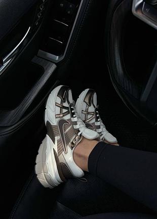 Nike v2k run premium 5
