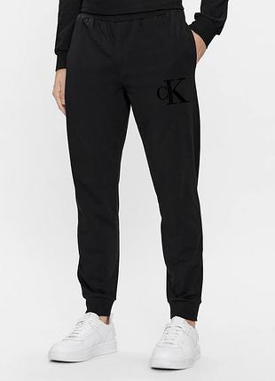Чоловічі штани calvin klein m
