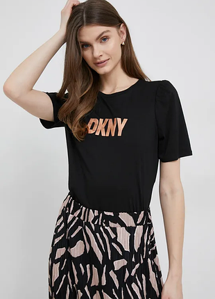 Женская футболка dkny m