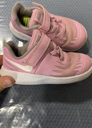 Дитячі кросівки рожеві nike