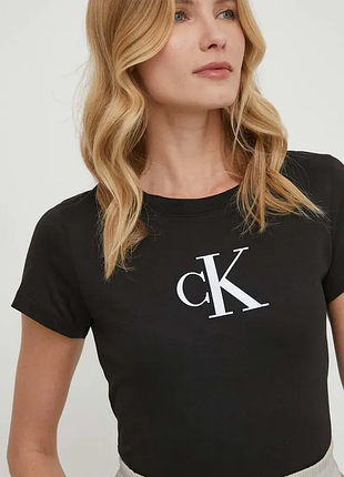 Жіноча футболка calvin klein