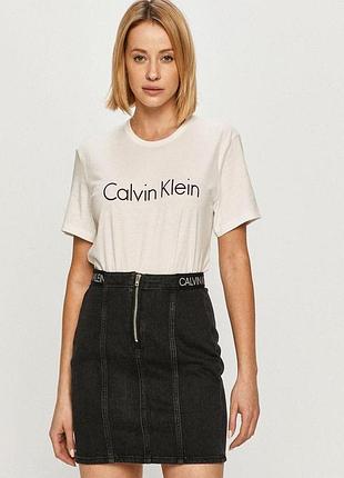 Жіноча футболка calvin klein m