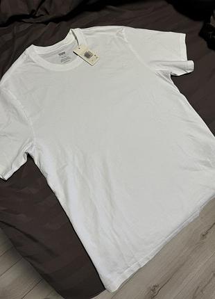 Чоловіча футболка levi’s розмір xs, або для дівчини на розмір s .базова прямого крою