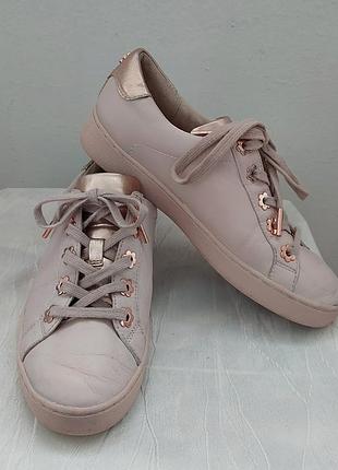 Женские кроссовки 3