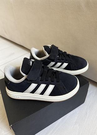 Кросівки дитячі замшеві adidas 28,5 р