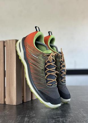 Кросівки lowa gore tex