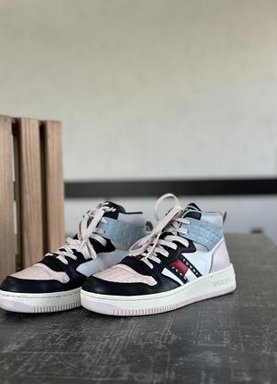 Кросівки tommy hilfiger 3