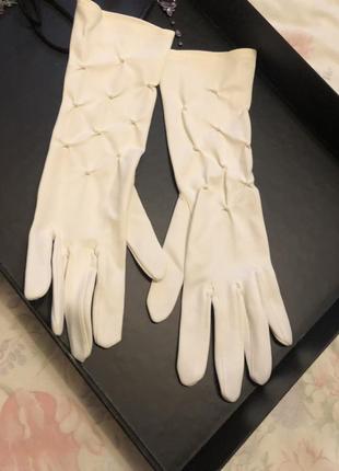 Перчатки белые