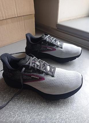 Кросівки brooks launch 10 2023