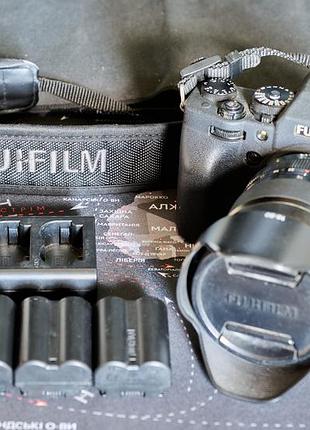 Fujifilm x-t4 з об'єктивом fujifilm xf 16-80mm f/4 r ois wr