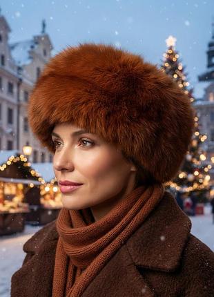 Шапка для жінок з плащової тканини та натурального хутра кроля на зиму.