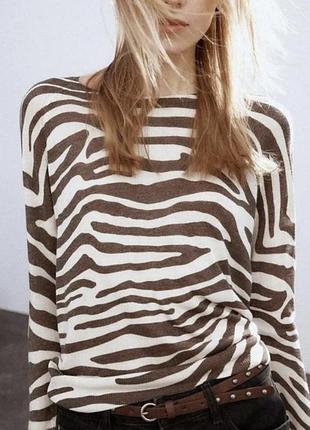 Тонкий трикотажний джемпер від zara з анімалістичним принтом