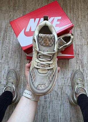 Женские кроссовки nike 4