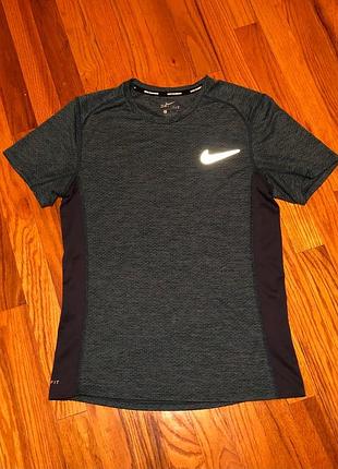 Спортивна футболка nike dri fit